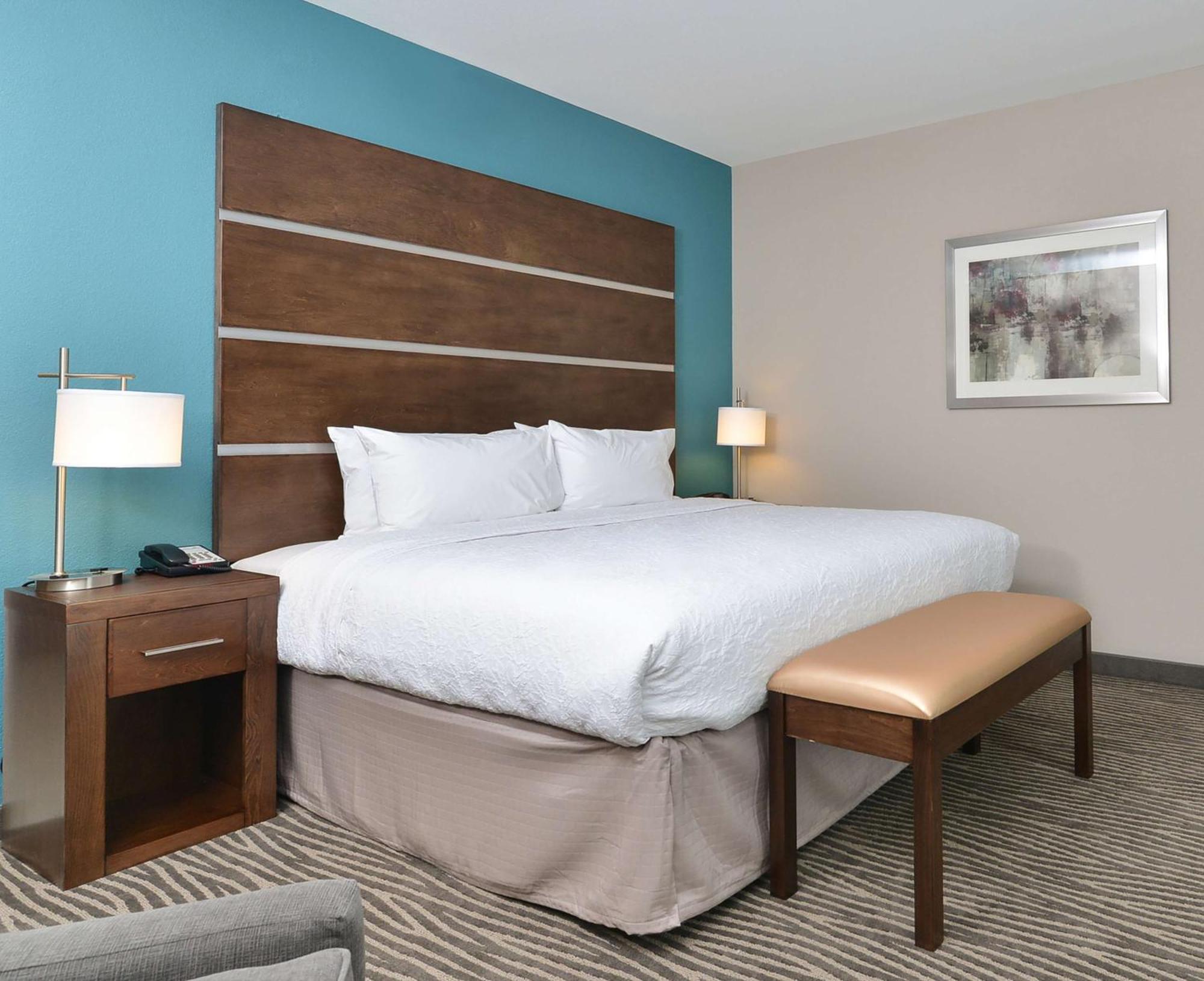 Hampton Inn & Suites Des Moines Downtown Exterior photo